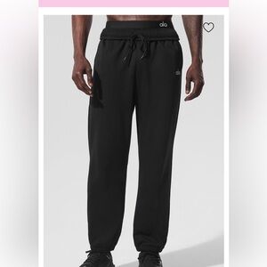 ALO Yoga Men's Athletic Accolade Sweatpant - Black